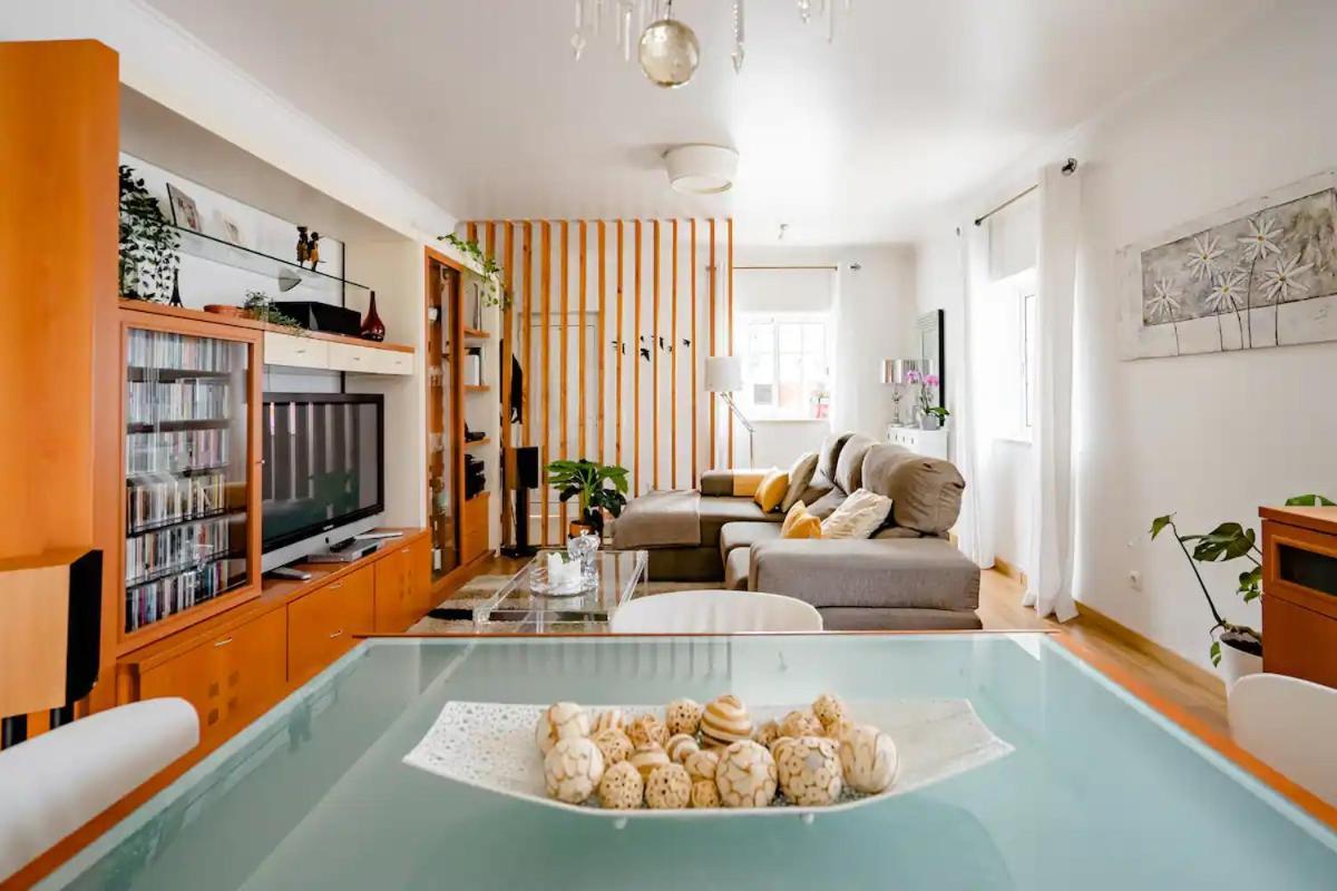 Jose & Ester House *