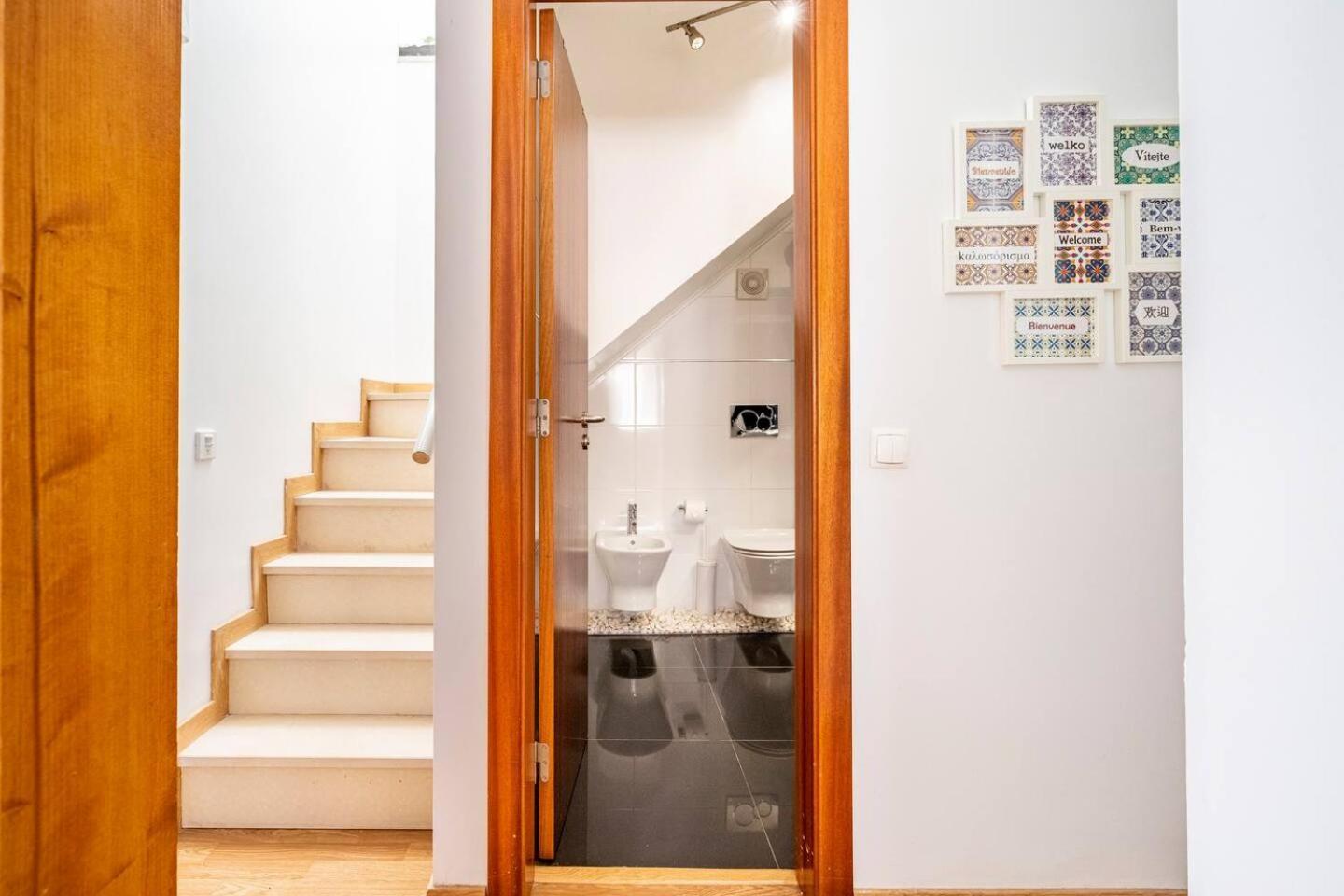 Jose & Ester House * Almada