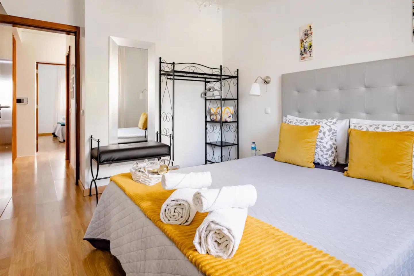 Jose & Ester House * Almada